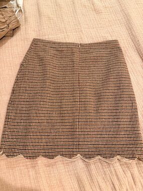 Kiel James Patrick 100% Wool Houndstooth Scallop Hem Pencil Skirt